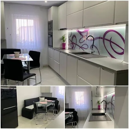 Апартаменти Lovely 3 Bedroom Flat With Parking Place